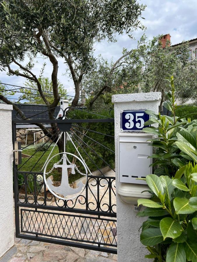 Apartments Bernarda Skrbčići エクステリア 写真