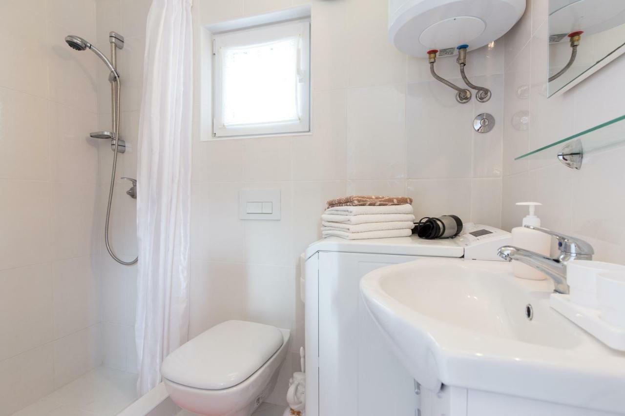 Apartments Bernarda Skrbčići エクステリア 写真