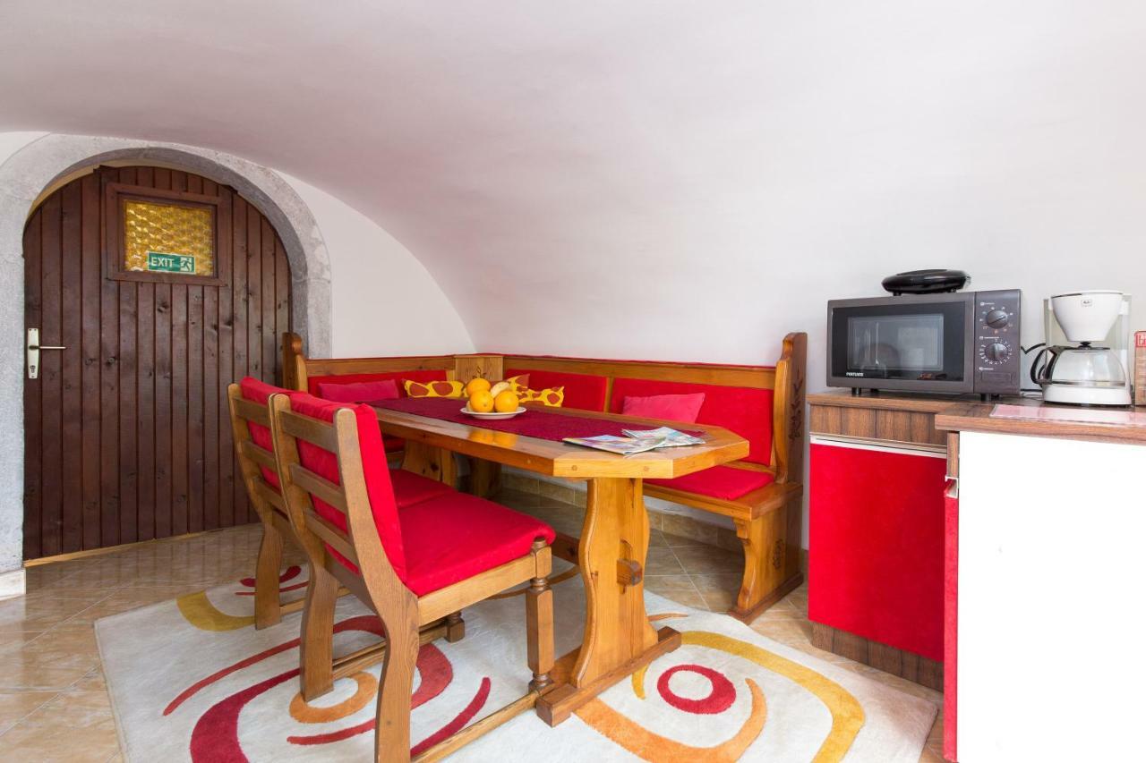 Apartments Bernarda Skrbčići エクステリア 写真