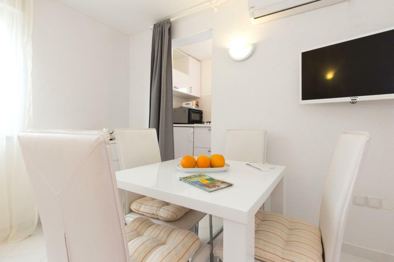 Apartments Bernarda Skrbčići エクステリア 写真